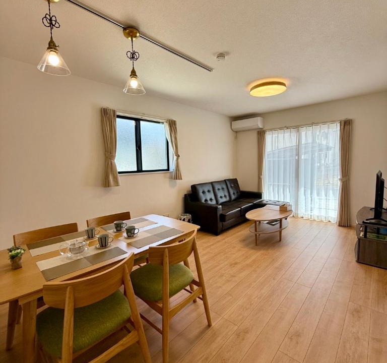 Dazaifu House | 一棟貸しの宿 旅情 Whole House Rental Ryojo