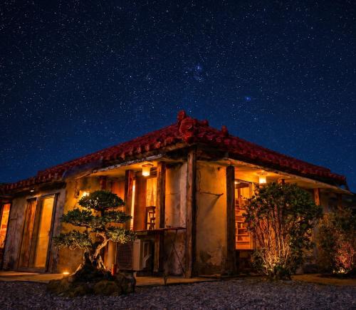 Minatogawa House | 沖縄伝統古民家 星の見える宿