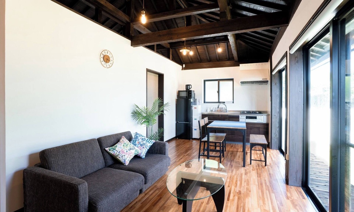 Imadomari House | 2minute walk to the beach | Entire house rental in NakijinImadomari | Reopening in June | 13 minu/Kunigami District Okinawa