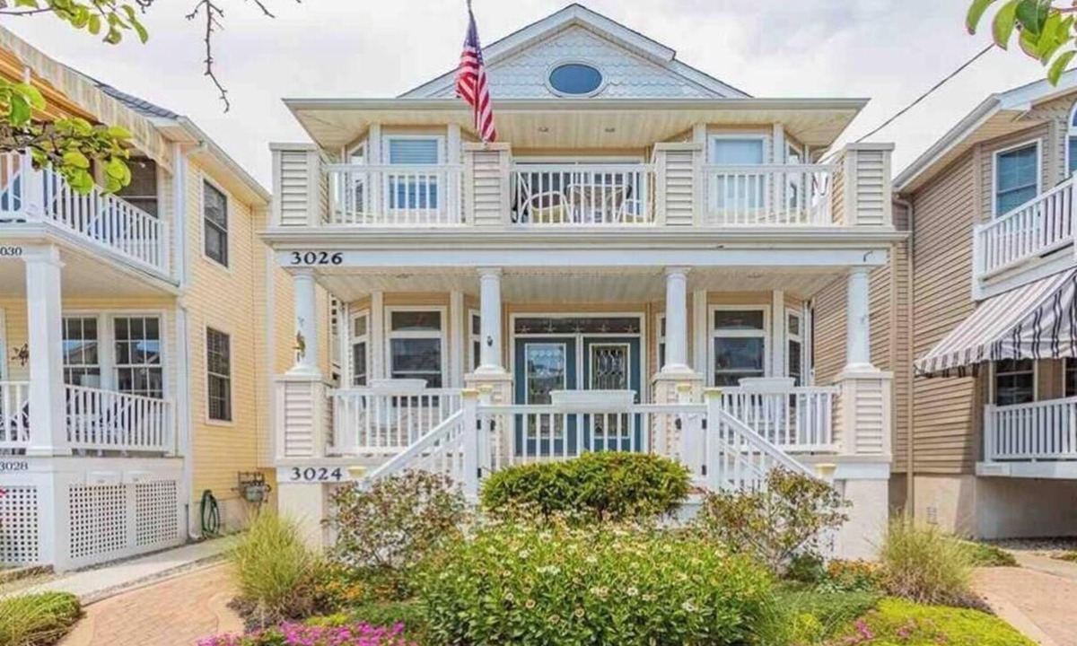 Gold Coast House | 3br- 2 Bath-Gold coast beauty