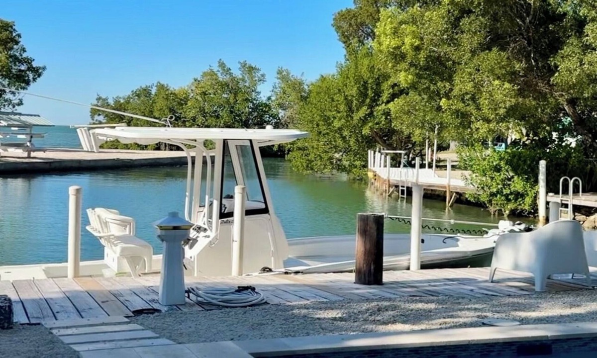 Islamorada House | 5 bedroom - Deep Dockage & Heated Pool in Islamorada.
