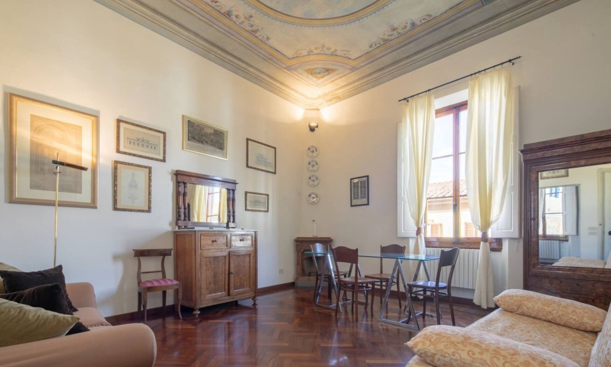 Santa Maria Novella Apartment | A real florentine home by Mmega