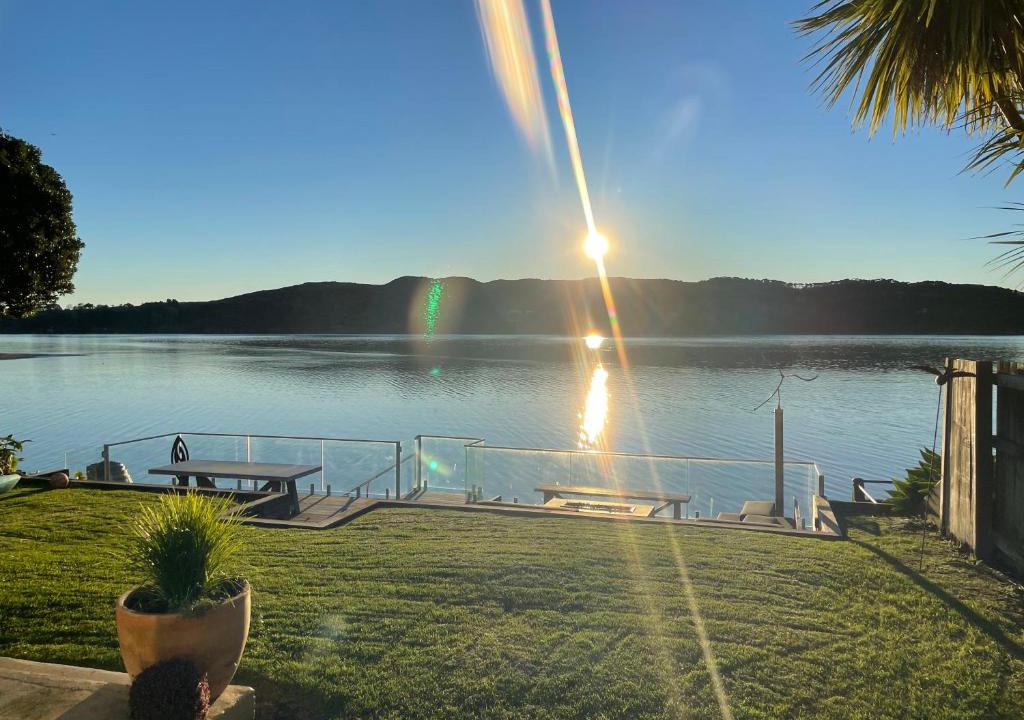 Raglan House | Absolute waterfront