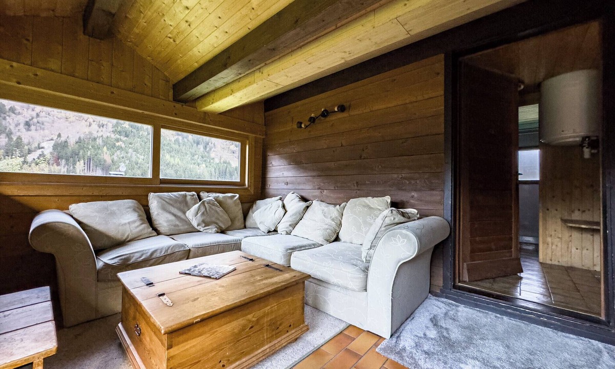 Les Bossons Ski Chalet | Authentic family chalet with garden in Chamonix