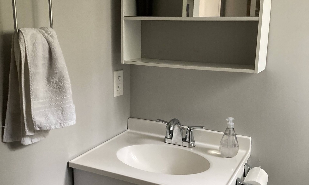 Banff House | Banff 2 Bedroom 2 bathroom house with privatehot tub