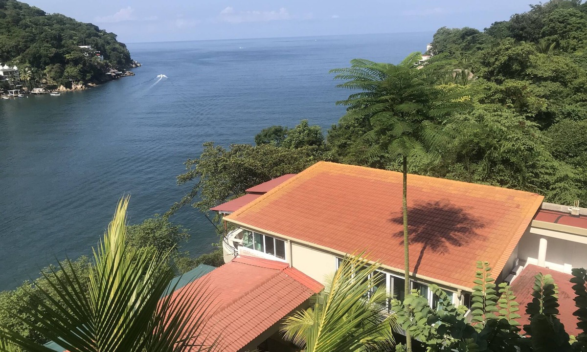 Boca de Tomatlan Apartment | Beach frontage Family Vacation home, 10 miles from downtown PV romantic zone