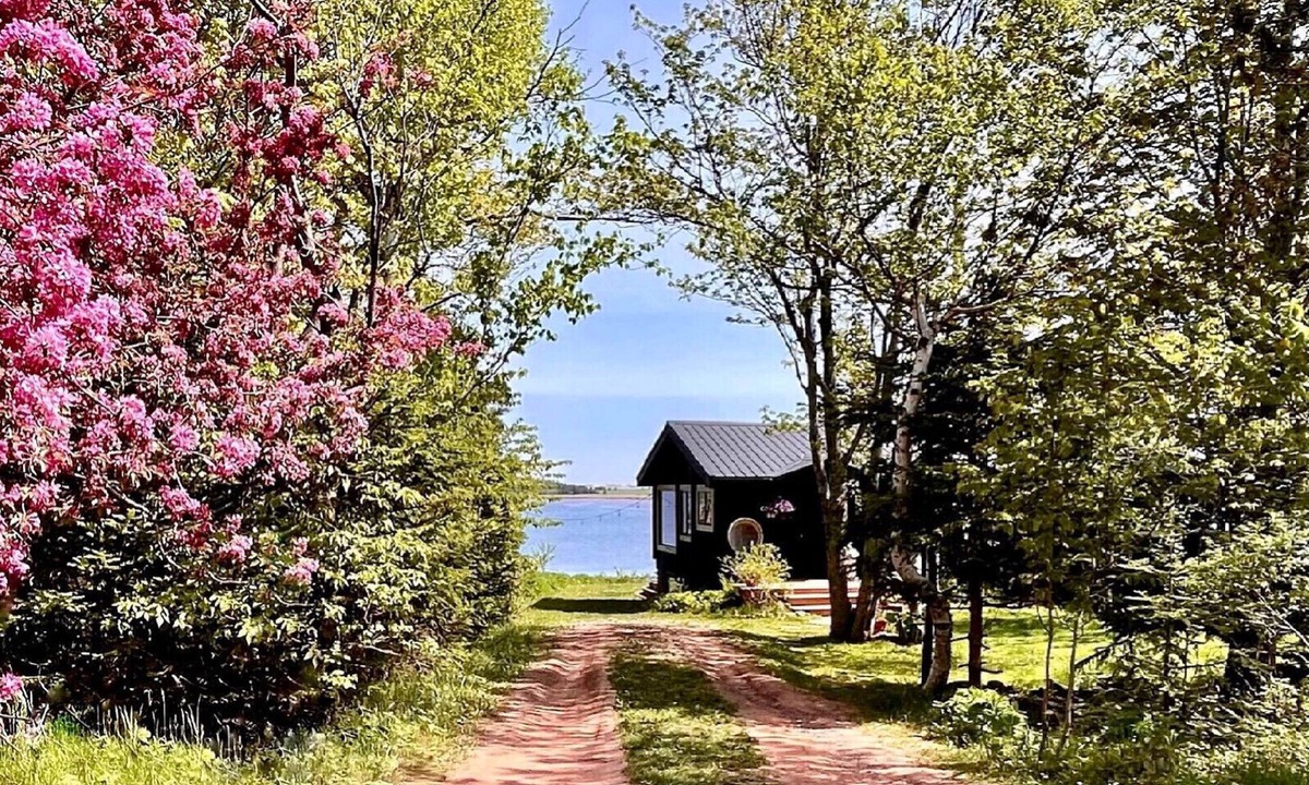 Bayview Cottage | Cordial House - private Oceanside cottage, just minutes from Cavendish!