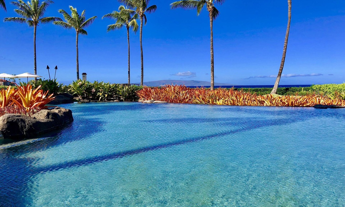 Wailea Condo | DIRECT BEACHFRONT 4Bd 3BA 3892 s.f. WAILEA PANORAMIC OCEAN & OUTER ISLAND VIEWS