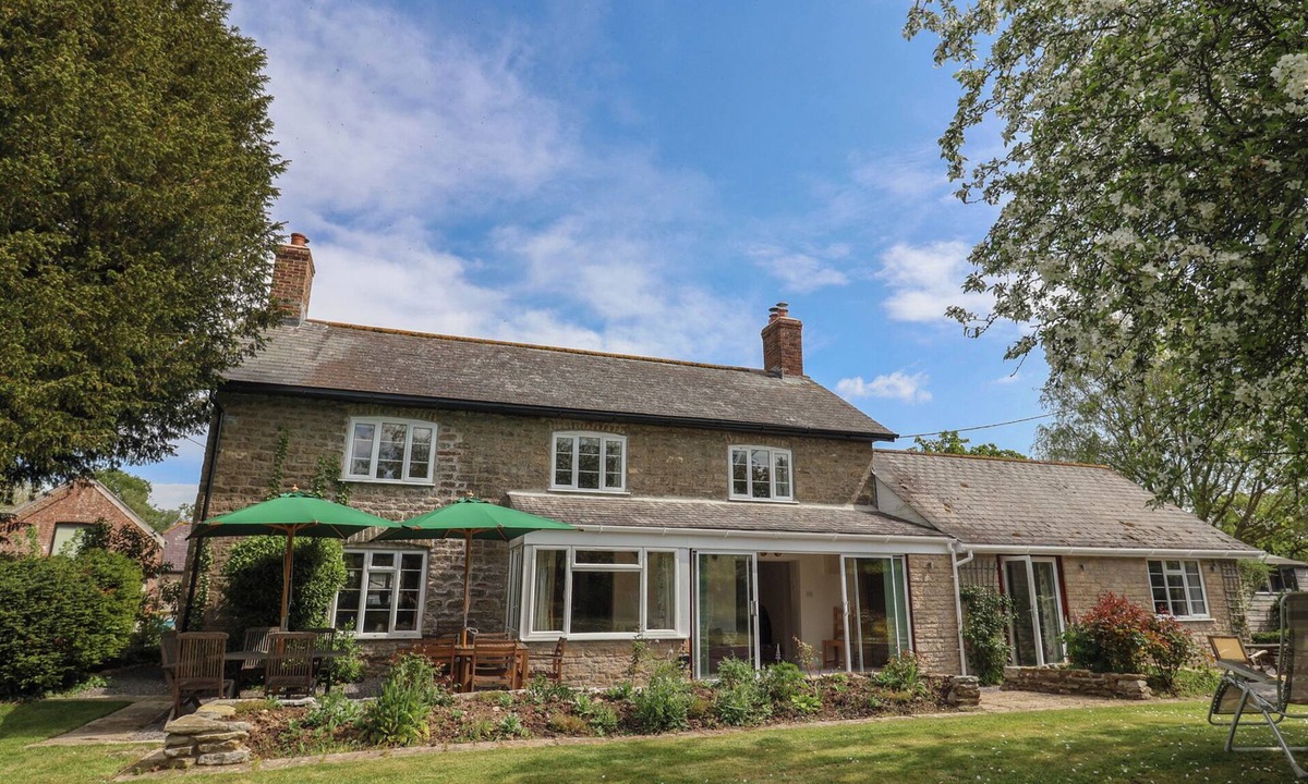 Pulham House | HARBINS FARM, pet friendly, luxury holiday cottage in Sherborne