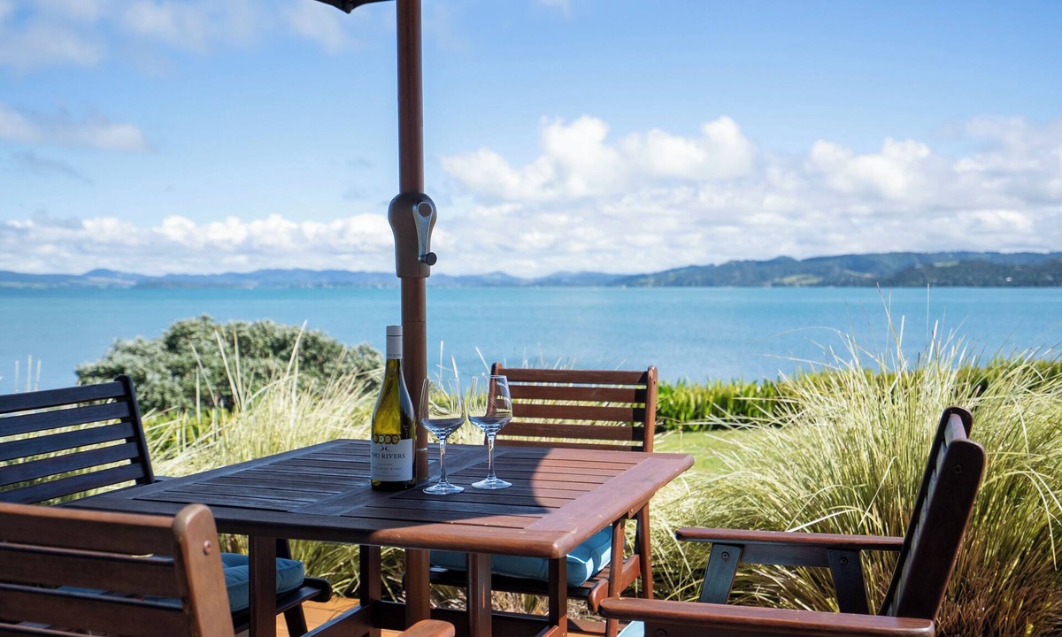 One Tree Point Apartment | HARBOURSIDE GETAWAY!