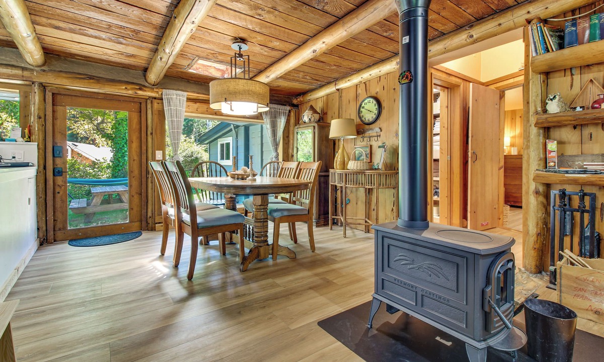 Bandon Cottage | Hike to the Coast! Log Cabin on 5 Acres in Bandon