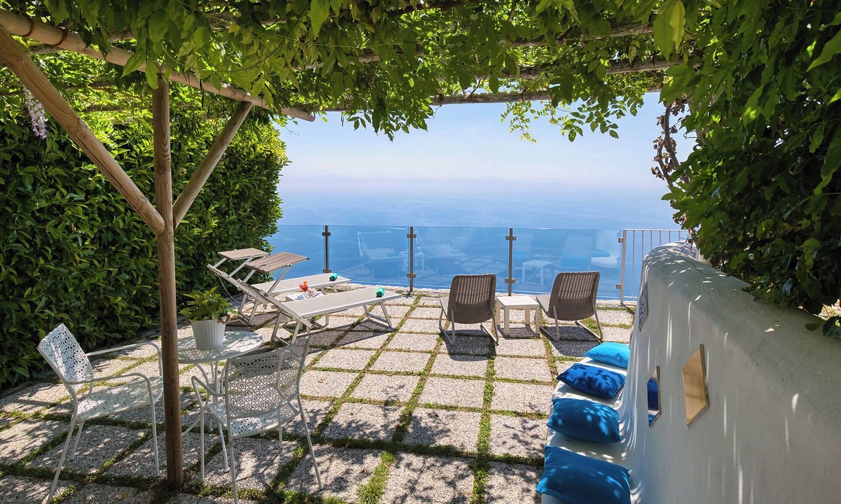 Pogerola House | La Casa del 600 Sea View on the Amalfi Coast, with patio and garden