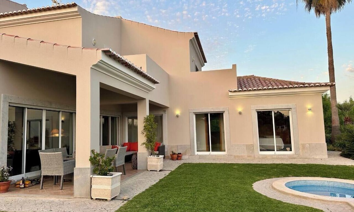 Santo Estevao Villa | Luxury Villa close to Tavira and beach with sea views and peaceful rural setting
