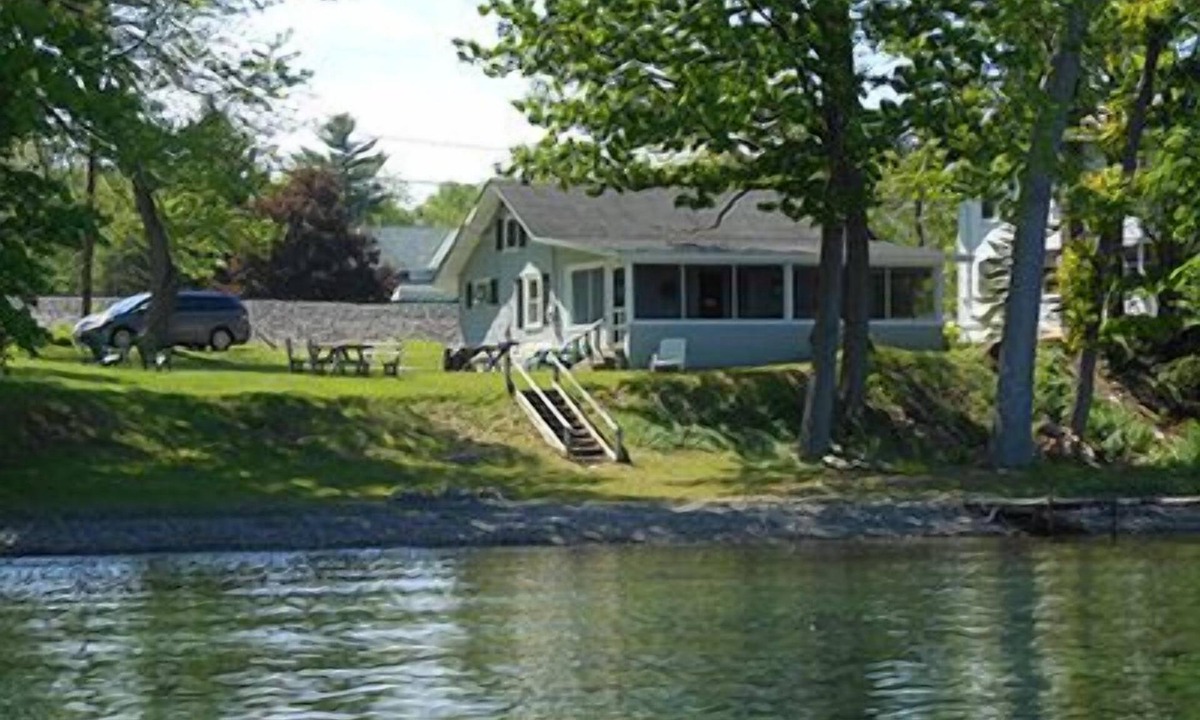 Town of Benton Cottage | Make memories - located on Seneca Lake 8 miles south of Geneva