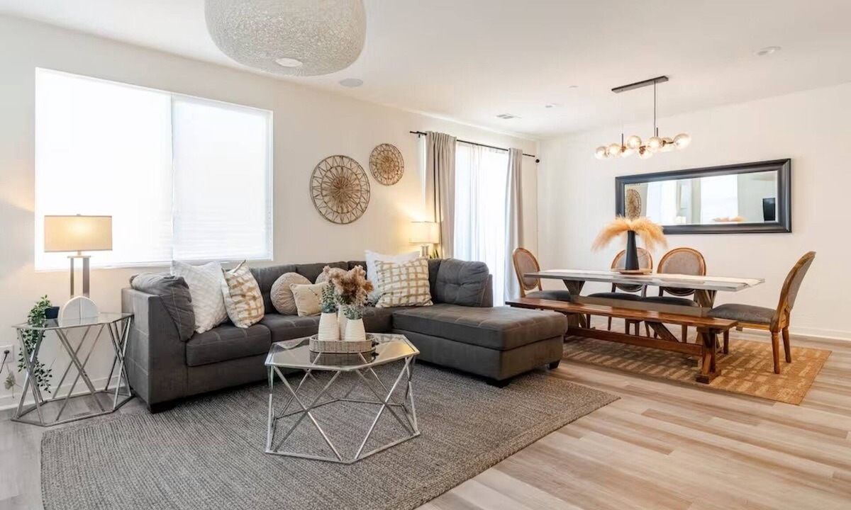 Lancaster House | Modern 4BR-3BA Home Family Friendly