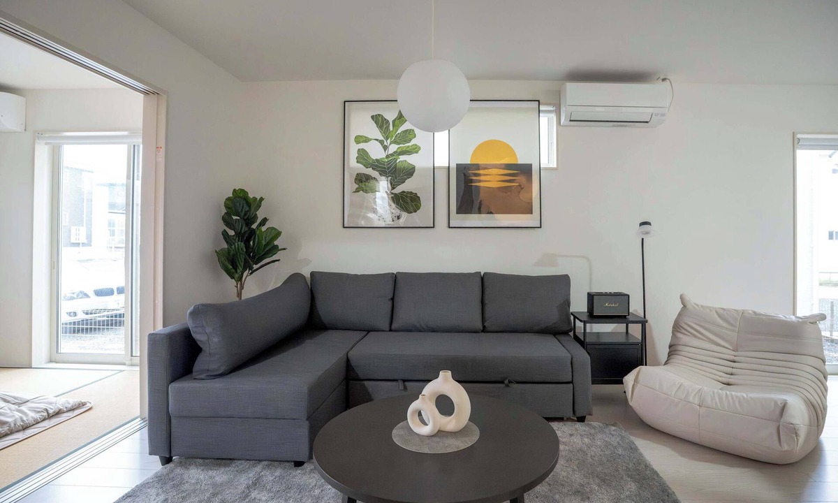 Ozu Apartment | Modern 4BR Stay in Ozu Hachikubo for 11 Guests by Restavio