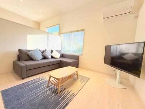Higashi-ku House | New Open Riverside House for 10 Guests Near Najima Station Parking