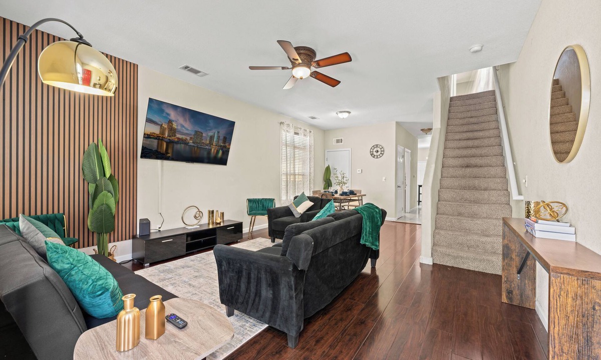 Stockton House | Prime Location: Modern Comfort 5 Minutes from Zoo, Beach & Downtown