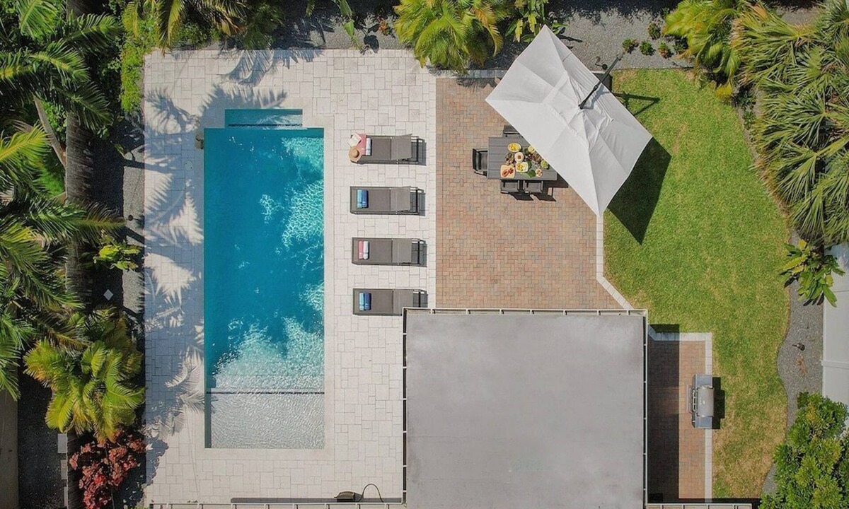 Wilton Manors House | Private heated pool, 2 miles from beach, King bed, 1/4 mile East of Manor Lanes