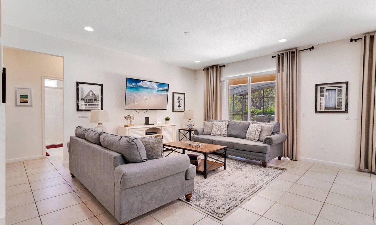 Loughman House | Private Pool, Game Room | Perfect for Large Groups with 5 King Suites - Sleeps 22