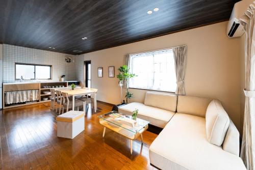 Dazaifu Apartment | Private Villa 青梅庵 - Max 10, 8-min walk to Dazaifu, 1 free-parking, 5 bedrooms