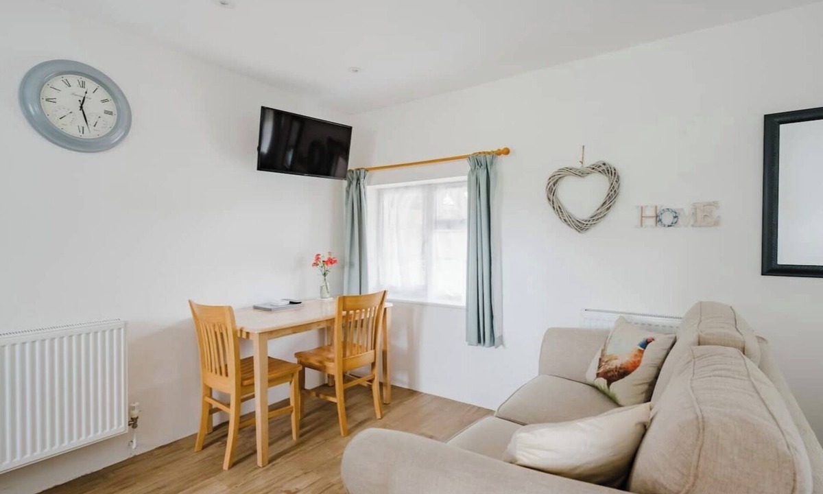 Howlett End House | Self contained and self catering annexe. Situated up a lovely quiet country lane