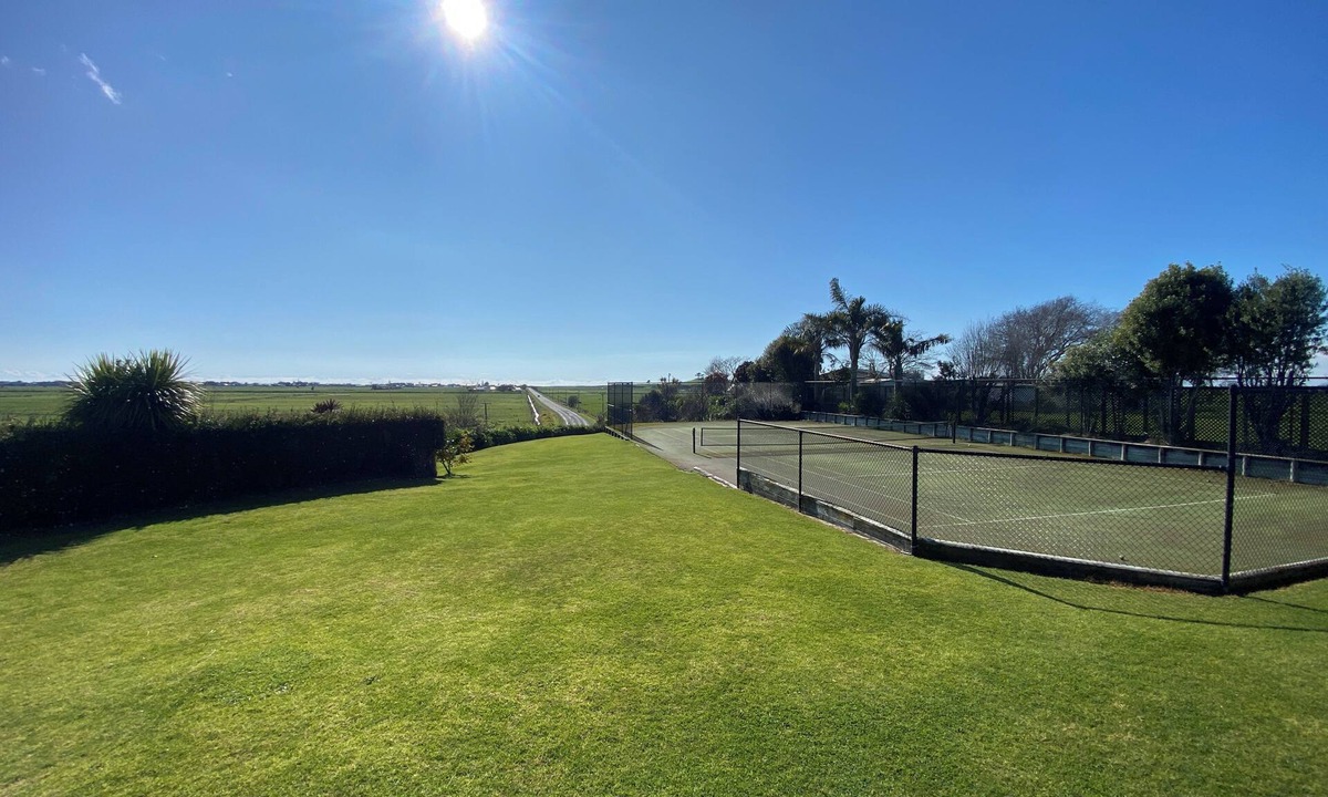 Pukehina House | Spacious 2-Bedroom Guest House – Easy Access, Near Pukehina Beach