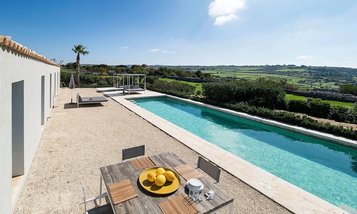 Ragusa Villa | Stunning private villa for 6 people with A/C, WIFI, private pool, TV, patio and panoramic view