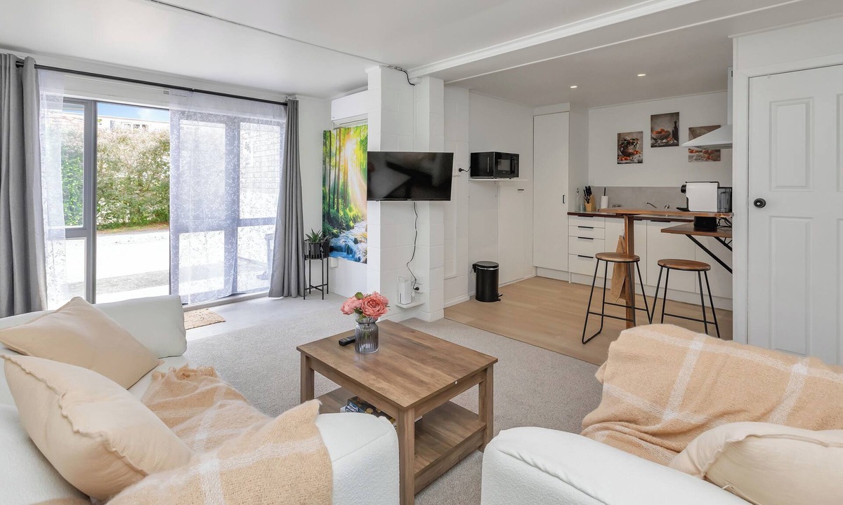 Whangarei Cottage | Urban Tranquillity - Whangarei Downstairs Unit