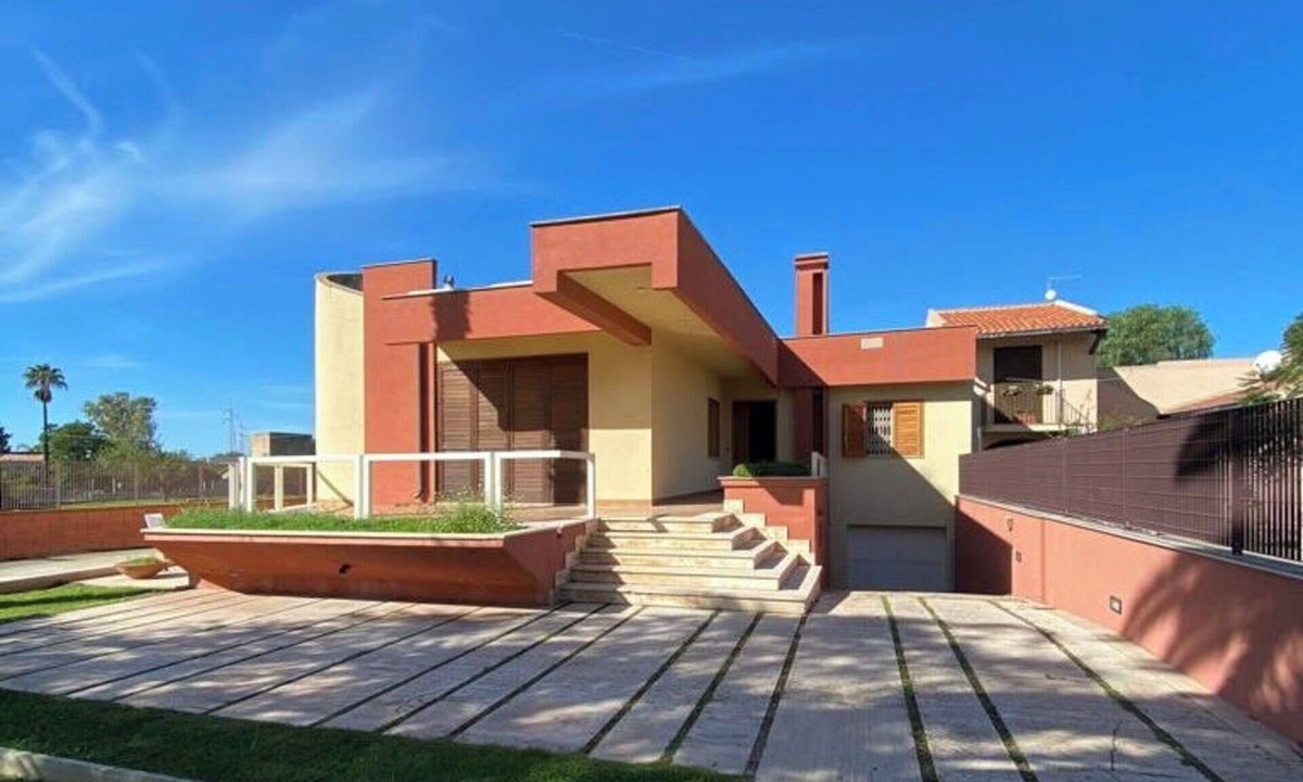 Comiso Villa | Villa in Comiso with 3 bedrooms sleeps 6