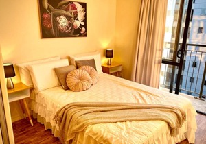 Cozy City Apt Central Location Parks More!