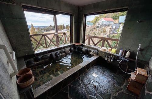 Amagase Onsen Apartment | 大分県日田市天然温泉付き絶景の宿桃の木別荘Momonoki Villa