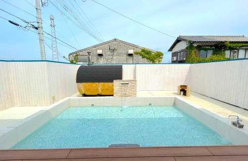 Itoshima House | 新着 サウナとプール完備 非日常を味わう一棟貸しヴィラ