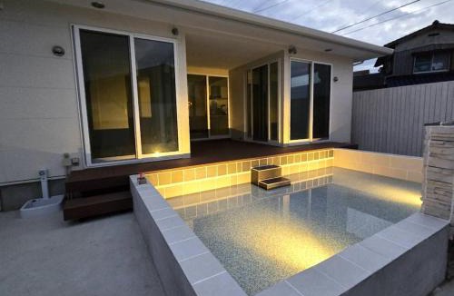 Itoshima House | 新着 サウナとプール完備 非日常を味わう一棟貸しヴィラ