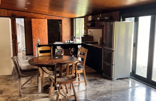 Whakatane District Cottage | 1bedroom/bathroom open shed space close to beach’s , great fishing area ,