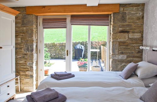 Honley Cottage | 2 bedroom accommodation in Almondbury