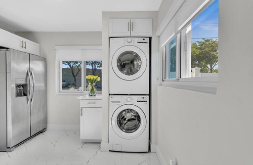 Melaleuca Gardens House | 2BR Hot Tub Oasis - 2 Mi FLL, 4 Mi Beach, Sleeps 6
