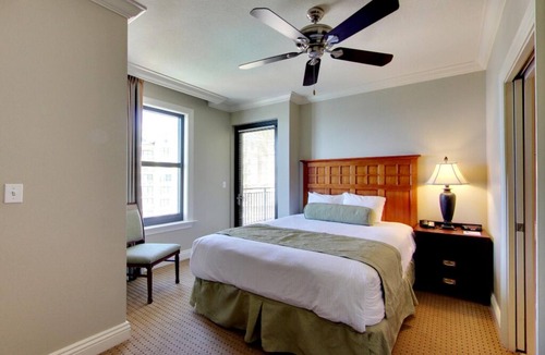 Destin Resort | 3 Bedroom Deluxe, Pool View on Destin Beach, Wyndham Emerald Grande!