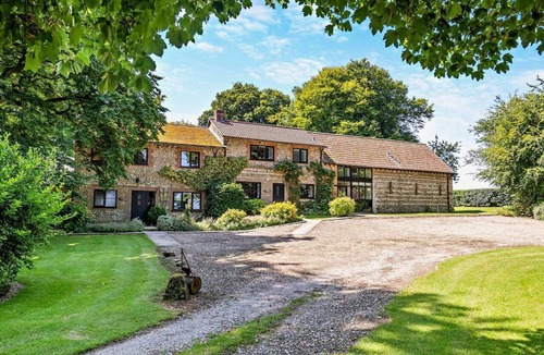 Maiden Newton Cottage | 4 Bed in Dorchester (oc-92413)