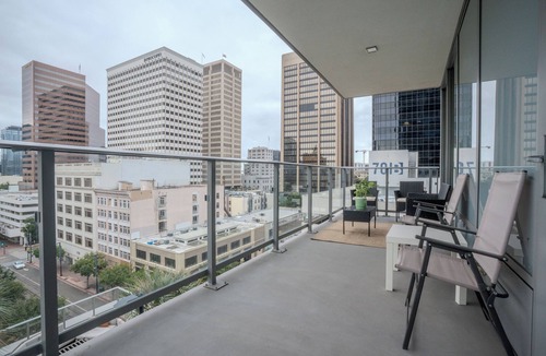 Cortez Hill Apartment | A Downtown Escape green and light-full 2BR/2BA + Balcony