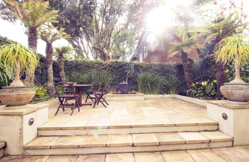 Parnell Apartment | A Little Piece of Paradise ~ private suite in secluded garden setting, WIFI etc.