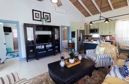 Juba Sound Cottage | A three-bedroom house with pool. Centrally located/10 min drive to the beach