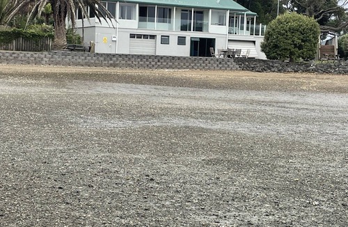 Parua Bay House | Absolute Waterfront Self Contained 2 bedroom beachfront unit