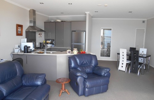 Tauranga Cottage | Absolute Waterfront, Tauranga Apartment