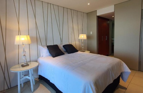 Durban Point Apartment | Accommodation Front - Elegant 4 Sleeper with Unbeatable Views