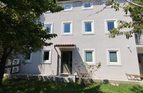 Roiano-Gretta-Barcola-Cologna-Scorcola House | Affittacamere il Ciliegio