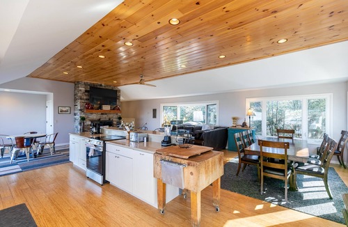 Blowing Rock House | Alpenglow - App Ski Mountain, Views, Hot Tub, Nice Yard