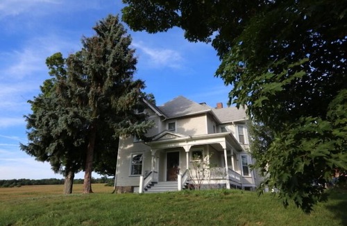 Town of Benton House | Amish Guest Farmhouse on Seneca Lake Wine Trail, Boasts Gorgeous Lake View