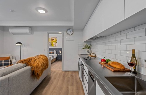 Sunshine Bay Apartment | Arawata on the Park - 2BDRM luxury