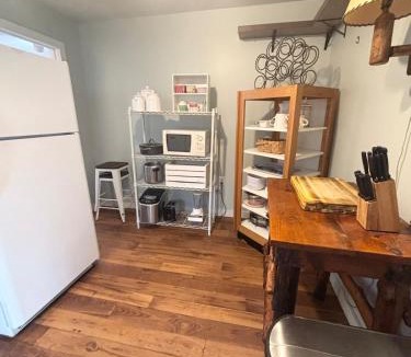 Pilot Knob House | Authentic Cottage on Lake George